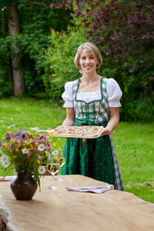 Annette Sackmann im Biergarten