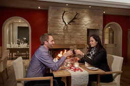 Restaurantromantik am Kamin